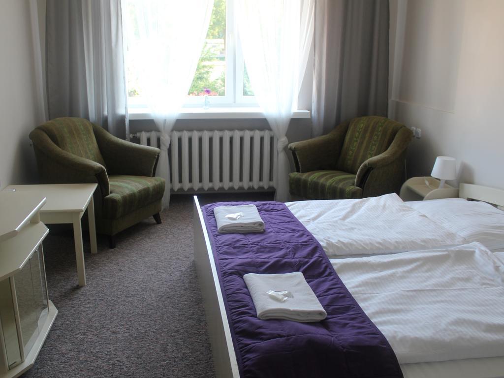 Hotel Pod Debem Zielona Góra Exterior foto
