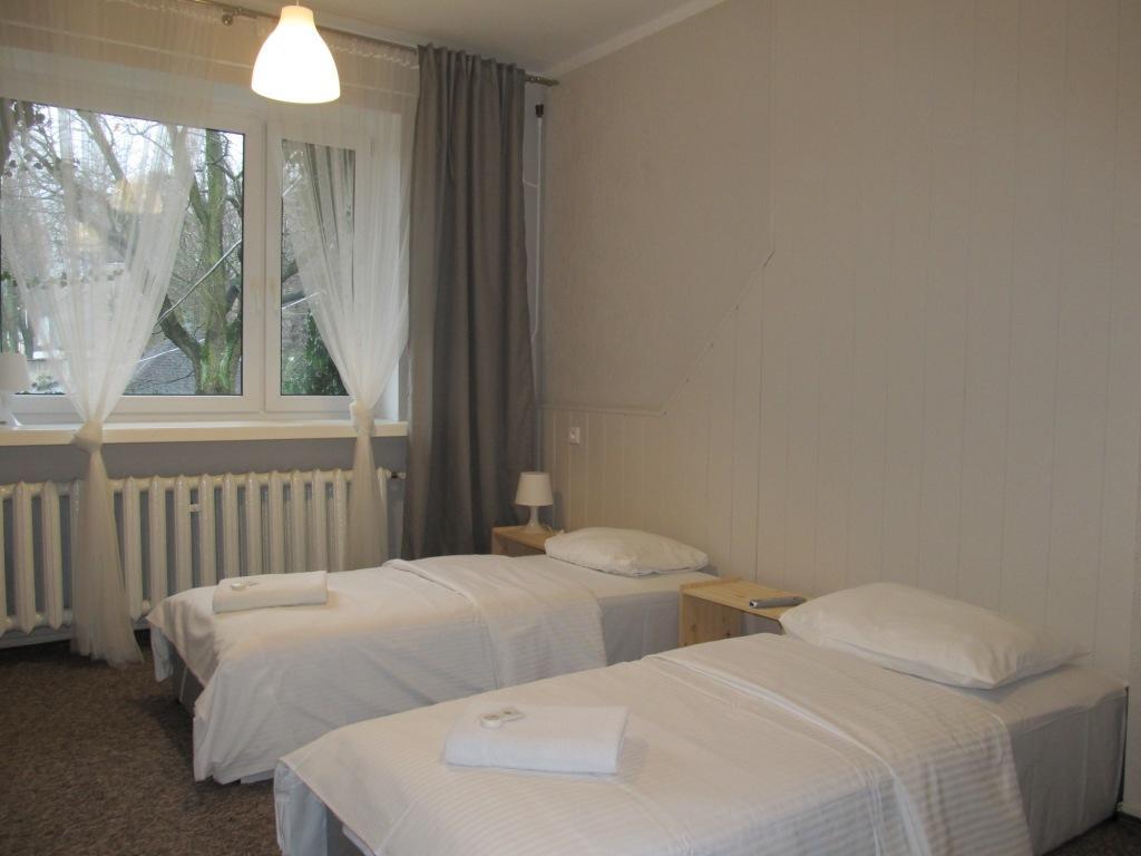 Hotel Pod Debem Zielona Góra Exterior foto
